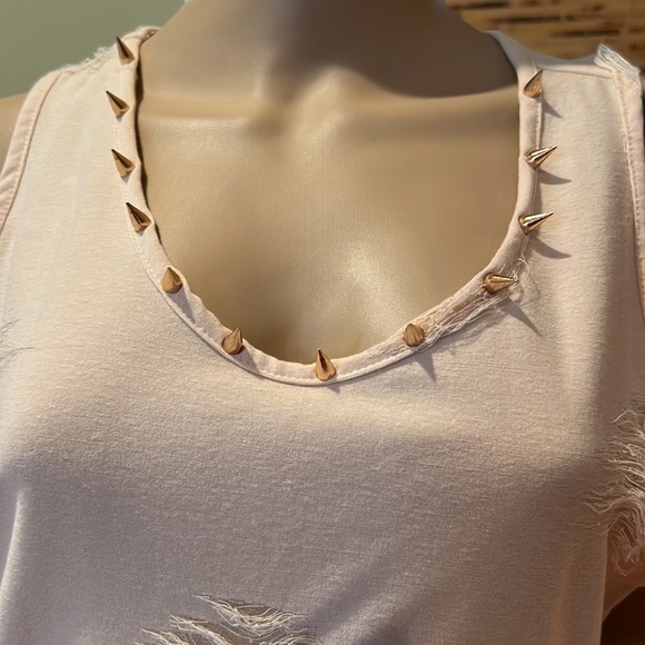 Pusch Beige Distressed Tank With Gold Spikes Around Neck Size L - Picture 3 of 8